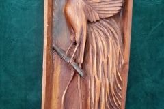 26.Miroslaw Pasewicz Rajski ptak plaskorzezba w drewnie 51cm