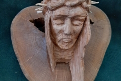 28.Miroslaw Pasewicz Chrystus rzezba w drewnie 30cm